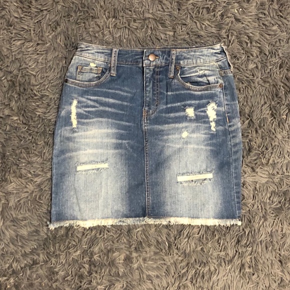 LIKE NEW Distressed Denim Skirt - Picture 2 of 3